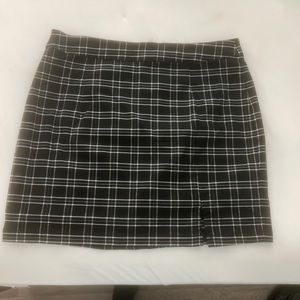 Garage Black with White and Gray Plaided Pattern Pencil Skirt